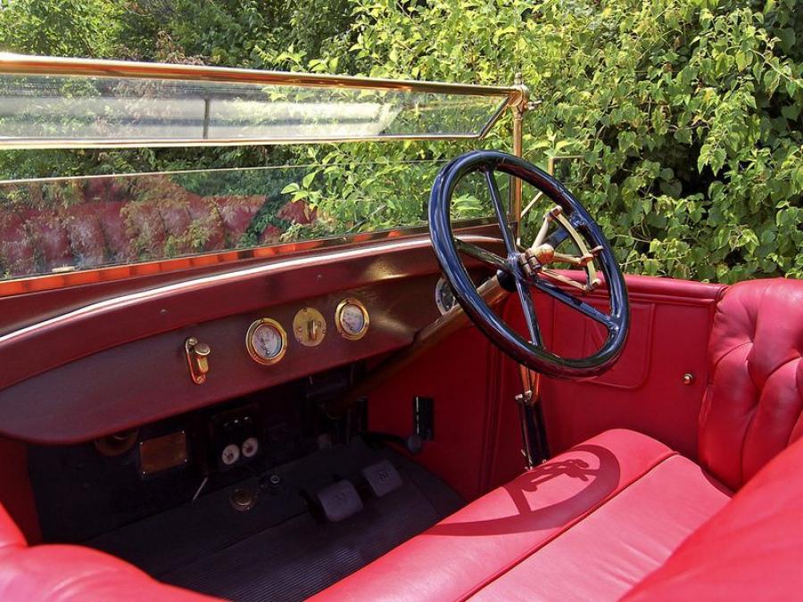 Интерьер Napier 16/22 HP Colonial Tourer 1915 года  (фото 5 из 6)